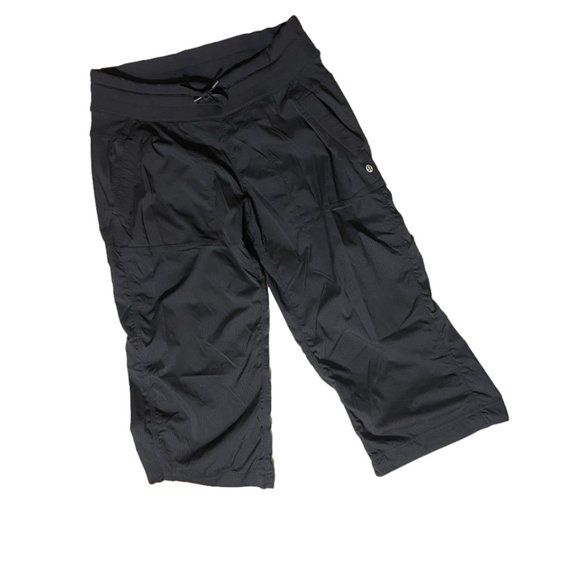 Lululemom Studio Crop Size 8 Black Unlined - Picture 2 of 3